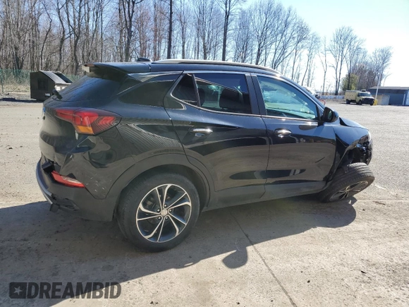 2020 Buick Encore GX Select z VIN KL4MMDSL2LB096513, wystawiony jako Copart lot #50428735 z przebiegiem 58 101 mil mil oraz Czysty tytuł • Clean title. Historia ofert i sprzedaży dostępna na DreamBid. Obrazek 3.