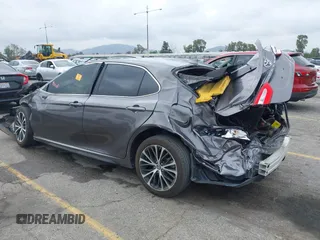 2019 Toyota Camry LE z VIN 4T1B11HK1KU244667, wystawiony jako IAAI lot #42142439 z przebiegiem Nie podano mil oraz . Historia ofert i sprzedaży dostępna na DreamBid. Obrazek 3.