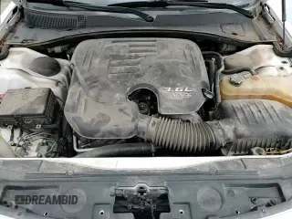 2017 Chrysler 300 S z VIN 2C3CCABG9HH668704, wystawiony jako Copart lot #85150345 z przebiegiem 133 026 mil mil oraz Szkoda całkowita • Salvage title. Historia ofert i sprzedaży dostępna na DreamBid. Obrazek 13.