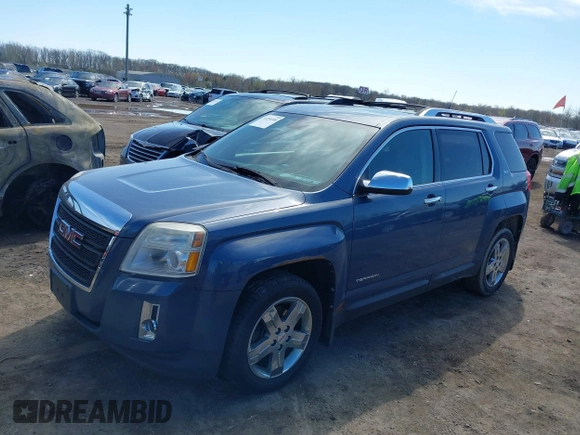 2012 GMC Terrain SLT-2 z VIN 2GKFLXE52C6120428, wystawiony jako IAAI lot #39259100 z przebiegiem 195 295 mil mil oraz . Historia ofert i sprzedaży dostępna na DreamBid. Obrazek 2.