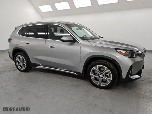 2025 BMW X1 xDrive28i with VIN WBX73EF01S5108498, listed as a Copart auction lot 52829325 with 9,430 mi miles and Clean Title. Bid and sale history available at carsss.com. Image 4.