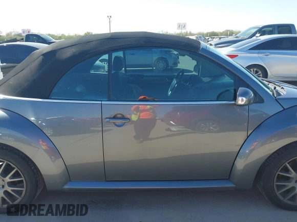 2006 Volkswagen Beetle z VIN 3VWRF31Y96M332050, wystawiony jako IAAI lot #41232267 z przebiegiem 83 450 mil mil oraz . Historia ofert i sprzedaży dostępna na DreamBid. Obrazek 13.