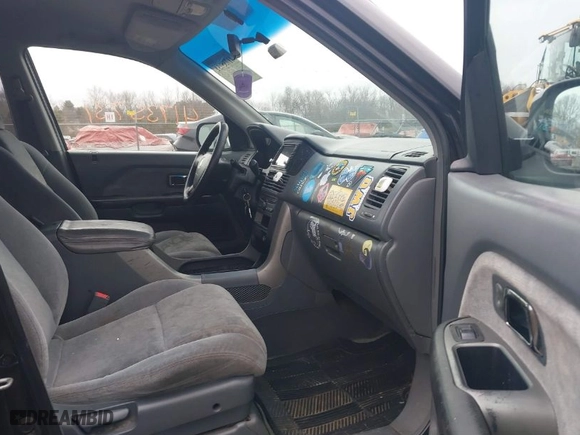 2003 Honda Pilot EX with VIN 2HKYF18433H570550, listed as a IAAI auction lot 41735731 with 347,281 mi miles. Bid and sale history available at carsss.com. Image 5.