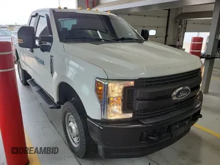 2019 Ford F-250 XL with VIN 1FT7X2B60KED15782, listed as a IAAI auction lot 42840321 with 119,106 mi miles and . Bid and sale history available at DreamBid. Image 34.
