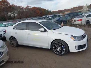 2013 Volkswagen Jetta GLI Autobahn с VIN 3VW467AJ8DM393889, выставлен на аукционе IAAI как лот 40807143 с пробегом Не указан миль и . История ставок и продаж доступна на DreamBid. Изображение 12.