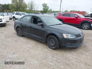 2014 Volkswagen Jetta SE z VIN 3VWD17AJ2EM387330, wystawiony jako IAAI lot #42192187 z przebiegiem 129 540 mil mil oraz . Historia ofert i sprzedaży dostępna na DreamBid. Obrazek 1.