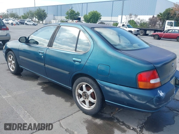 1998 Nissan Altima XE with VIN 1N4DL01D2WC254087, listed as a IAAI auction lot 42184722 with 255,372 mi miles and . Bid and sale history available at carsss.com. Image 3.