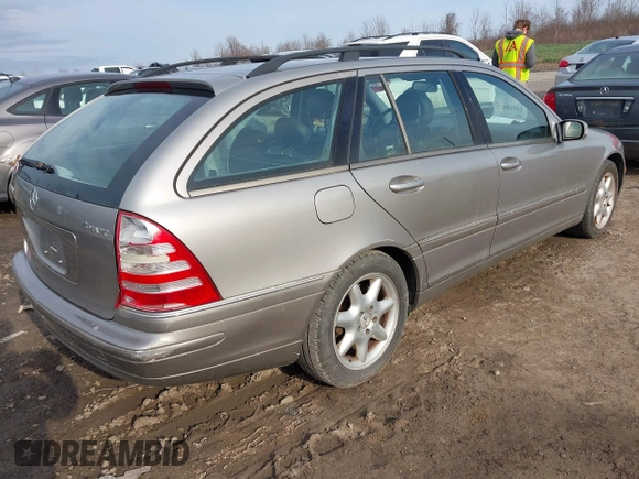 2003 Mercedes-Benz C 240 z VIN WDBRH81J93F394006, wystawiony jako IAAI lot #42061601 z przebiegiem 143 431 mil mil oraz . Historia ofert i sprzedaży dostępna na DreamBid. Obrazek 4.