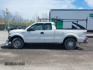 2014 Ford F-150 XL with VIN 1FTFX1CF8EFA94564, listed as a IAAI auction lot 40656243 with 184,667 mi miles. Bid and sale history available at carsss.com. Image 14.