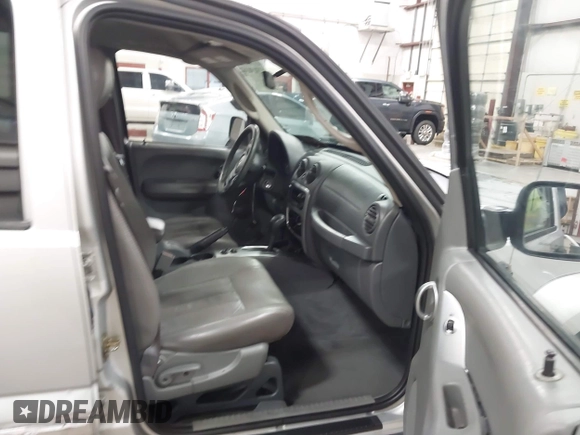 2007 Jeep Liberty Limited z VIN 1J4GL58K27W510747, wystawiony jako IAAI lot #42313014 z przebiegiem 197 188 mil mil oraz . Historia ofert i sprzedaży dostępna na DreamBid. Obrazek 5.