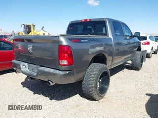 2013 Ram 1500 Express z VIN 1C6RR6KT8DS538406, wystawiony jako IAAI lot #41774359 z przebiegiem 154 338 mil mil oraz . Historia ofert i sprzedaży dostępna na DreamBid. Obrazek 4.