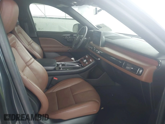 2022 Lincoln Aviator Reserve z VIN 5LM5J7WC2NGL15256, wystawiony jako IAAI lot #41533621 z przebiegiem 35 683 mil mil oraz . Historia ofert i sprzedaży dostępna na DreamBid. Obrazek 5.