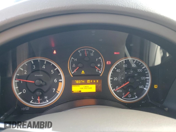 2014 Nissan Armada Platinum z VIN 5N1AA0NDXEN612712, wystawiony jako Copart lot #86652794 z przebiegiem 78 374 mil mil oraz Szkoda całkowita • Salvage title. Historia ofert i sprzedaży dostępna na DreamBid. Obrazek 9.