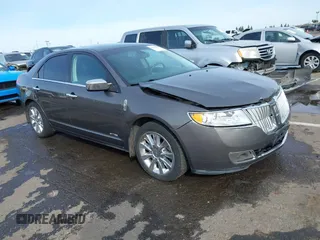 2011 Lincoln MKZ Hybrid with VIN 3LNDL2L39BR775289, listed as a IAAI auction lot 41834998 with 131,985 mi miles. Bid and sale history available at carsss.com. Image 1.
