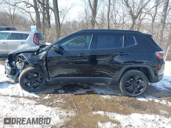 2018 Jeep Compass Latitude with VIN 3C4NJDBB8JT394845, listed as a IAAI auction lot 41590737 with 49,000 mi miles. Bid and sale history available at carsss.com. Image 14.