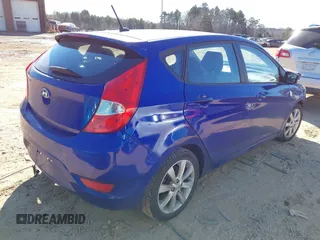 2013 Hyundai Accent SE with VIN KMHCU5AEXDU069605, listed as a IAAI auction lot 41320851 with 110,295 mi miles. Bid and sale history available at carsss.com. Image 4.