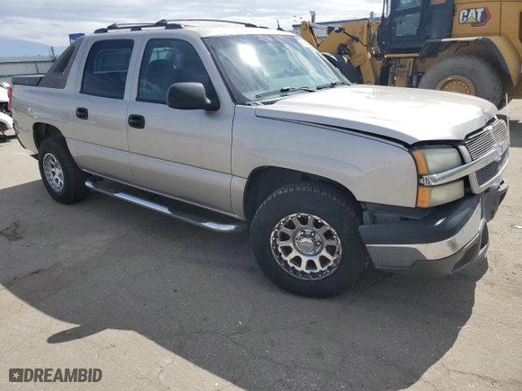 2005 Chevrolet Avalanche LS with VIN 3GNEC12Z95G289047, listed as a Copart auction lot 48213985 with 252,141 mi miles and Salvage Title. Bid and sale history available at carsss.com. Image 4.