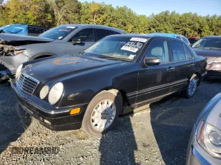 2000 Mercedes-Benz E-Class with VIN WDBJF65J5YB168190, listed as a Copart auction lot 81711804 with 246,598 mi miles and Salvage Title. Bid and sale history available at carsss.com. Image 1.