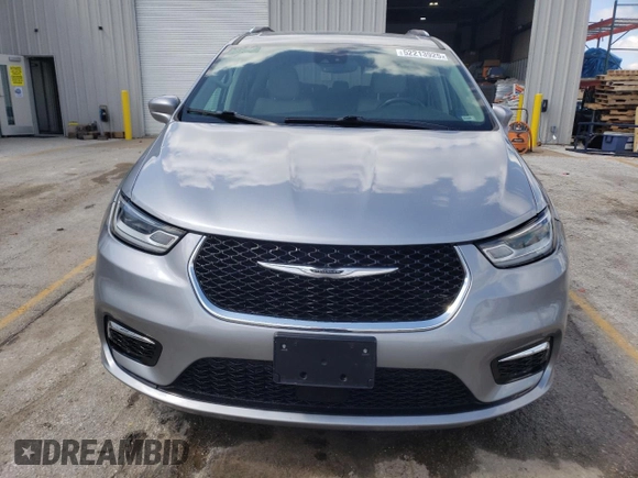 2021 Chrysler Pacifica Touring L with VIN 2C4RC1BG3MR574988, listed as a Copart auction lot 52213925 with 76,166 mi miles and Salvage Title. Bid and sale history available at DreamBid. Image 5.