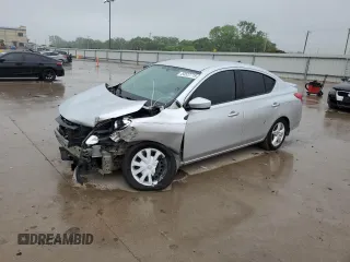 2015 Nissan Versa SV z VIN 3N1CN7APXFL831765, wystawiony jako Copart lot #54522715 z przebiegiem 124 328 mil mil oraz Szkoda całkowita • Salvage title. Historia ofert i sprzedaży dostępna na DreamBid. Obrazek 1.