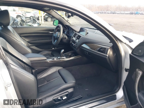 2016 BMW 2 Series M235i with VIN WBA1J7C54GV359301, listed as a IAAI auction lot 41186271 with 97,671 mi miles. Bid and sale history available at carsss.com. Image 5.