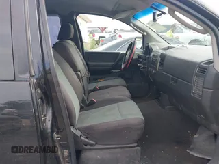 2007 Nissan Titan LE z VIN 1N6BA06A07N245025, wystawiony jako IAAI lot #42469264 z przebiegiem 324 485 mil mil oraz . Historia ofert i sprzedaży dostępna na DreamBid. Obrazek 5.
