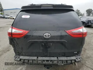 2018 Toyota Sienna LE Auto Access Seat with VIN 5TDKZ3DC6JS924316, listed as a Copart auction lot 61822215 with 123,396 mi miles and Salvage title. Bid and sale history available at DreamBid. Image 6.