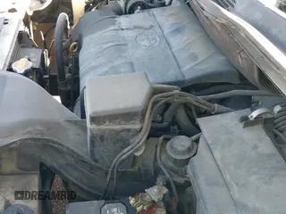 2015 Toyota Sienna XLE z VIN 5TDYK3DC3FS602836, wystawiony jako IAAI lot #41712647 z przebiegiem 275 811 mil mil oraz . Historia ofert i sprzedaży dostępna na DreamBid. Obrazek 19.