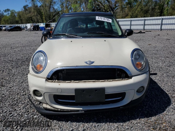 2011 MINI Clubman z VIN WMWZF3C53BT188932, wystawiony jako Copart lot #47618795 z przebiegiem Nie podano mil oraz Szkoda całkowita • Salvage title. Historia ofert i sprzedaży dostępna na DreamBid. Obrazek 5.
