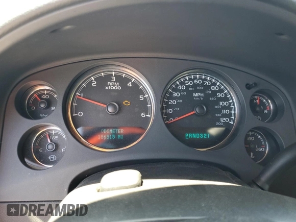 2007 Chevrolet Suburban LTZ with VIN 3GNFC16J27G211284, listed as a Copart auction lot 56581835 with 186,515 mi miles and Salvage title. Bid and sale history available at DreamBid. Image 9.