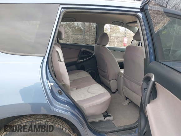 2007 Toyota RAV4 with VIN JTMBD33V675070198, listed as a IAAI auction lot 41987663 with 135,387 mi miles. Bid and sale history available at carsss.com. Image 8.
