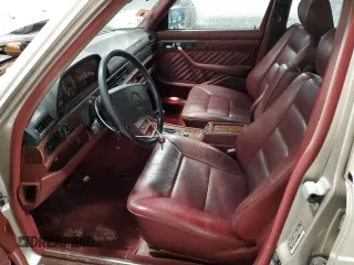 1990 Mercedes-Benz 560 with VIN WDBCA39E7LA517710, listed as a Copart auction lot 85307074 with 225,233 mi miles and Salvage Title. Bid and sale history available at DreamBid. Image 7.