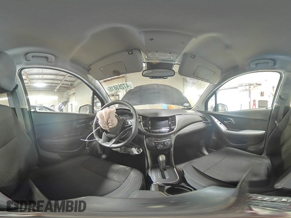 2020 Chevrolet Trax LT with VIN 3GNCJPSB5LL230066, listed as a Copart auction lot 47265815 with 32,501 mi miles and Salvage Title. Bid and sale history available at carsss.com. Image 14.