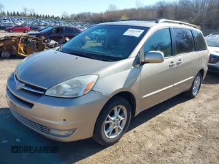 2005 Toyota Sienna XLE with VIN 5TDBA22C05S045324, listed as a IAAI auction lot 42047480 with 288,285 mi miles. Bid and sale history available at carsss.com. Image 2.