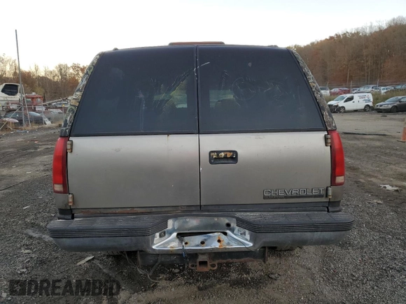 1998 Chevrolet Suburban with VIN 1GNGK26R8WJ342364, listed as a Copart auction lot 78850424 with 145,068 mi miles and Salvage Title. Bid and sale history available at carsss.com. Image 6.