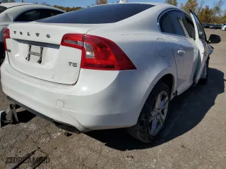 2015 Volvo S60 T5 Drive-E Premier with VIN YV140MFB4F1311607, listed as a Copart auction lot 63492882 with NaN miles and Salvage Title. Bid and sale history available at carsss.com. Image 4.