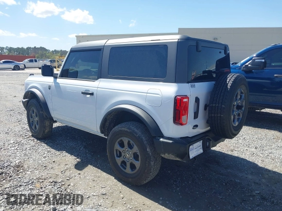 2024 Ford Bronco Big Bend z VIN 1FMDE7AHXRLB54609, wystawiony jako IAAI lot #41853937 z przebiegiem 358 mil mil oraz . Historia ofert i sprzedaży dostępna na DreamBid. Obrazek 3.