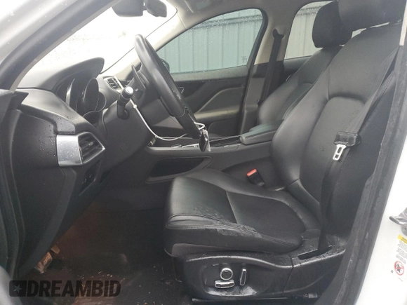 2020 Jaguar F-Pace 25t Premium z VIN SADCJ2FX2LA646296, wystawiony jako Copart lot #50361515 z przebiegiem 62 692 mil mil oraz Szkody całkowita. Historia ofert i sprzedaży dostępna na DreamBid. Obrazek 7.