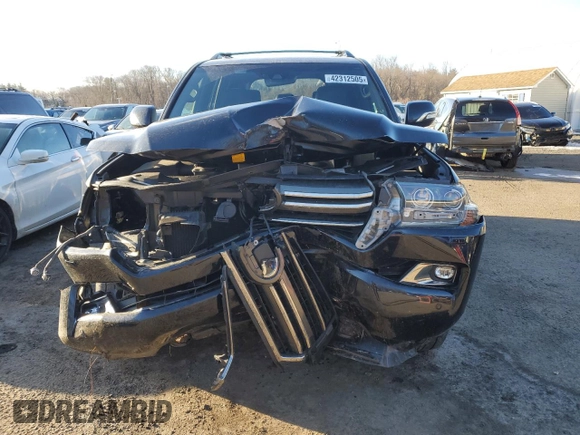 2020 Toyota Land Cruiser z VIN JTMCY7AJ4L4088909, wystawiony jako Copart lot #42312505 z przebiegiem 32 665 mil mil oraz Szkoda całkowita • Salvage title. Historia ofert i sprzedaży dostępna na DreamBid. Obrazek 5.