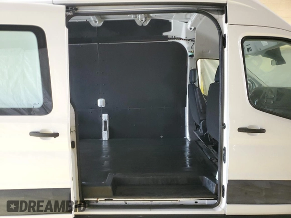 2023 Ford Transit Cargo z VIN 1FTBR3X8XPKA82734, wystawiony jako Copart lot #57962415 z przebiegiem 53 505 mil mil oraz Tytuł czysty. Historia ofert i sprzedaży dostępna na DreamBid. Obrazek 11.