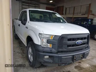 2015 Ford F-150 XLT with VIN 1FTFX1EF7FKD61909, listed as a IAAI auction lot 41957176 with 192,942 mi miles. Bid and sale history available at carsss.com. Image 1.