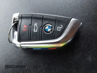 2020 BMW 3 Series M340i with VIN 3MW5U7J03L8B43176, listed as a IAAI auction lot 41450902 with 61,118 mi miles. Bid and sale history available at carsss.com. Image 11.