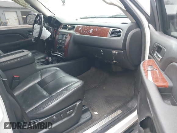 2008 Chevrolet Tahoe LTZ with VIN 1GNFK13098J160218, listed as a IAAI auction lot 40876511 with 186,701 mi miles and . Bid and sale history available at DreamBid. Image 5.