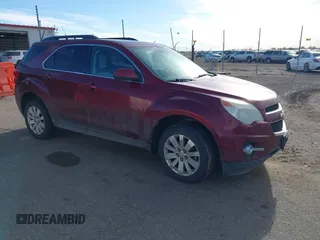 2011 Chevrolet Equinox 2LT z VIN 2CNFLNE51B6228193, wystawiony jako IAAI lot #41819388 z przebiegiem 97 013 mil mil oraz . Historia ofert i sprzedaży dostępna na DreamBid. Obrazek 1.