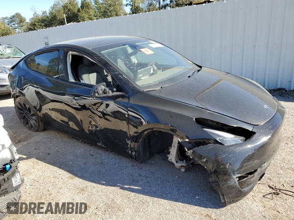 2024 Tesla Model Y Performance z VIN 7SAYGDEF4RF064207, wystawiony jako Copart lot #49477615 z przebiegiem Nie podano mil oraz Czysty tytuł • Clean title. Historia ofert i sprzedaży dostępna na DreamBid. Obrazek 4.