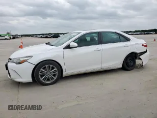 2015 Toyota Camry XLE z VIN 4T1BF1FK3FU112312, wystawiony jako Copart lot #54415165 z przebiegiem 130 685 mil mil oraz Szkoda całkowita • Salvage title. Historia ofert i sprzedaży dostępna na DreamBid. Obrazek 1.
