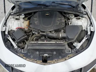 2019 Chevrolet Camaro 2LT z VIN 1G1FD1RS0K0128033, wystawiony jako Copart lot #58054665 z przebiegiem Nie podano mil oraz Tytuł czysty. Historia ofert i sprzedaży dostępna na DreamBid. Obrazek 11.