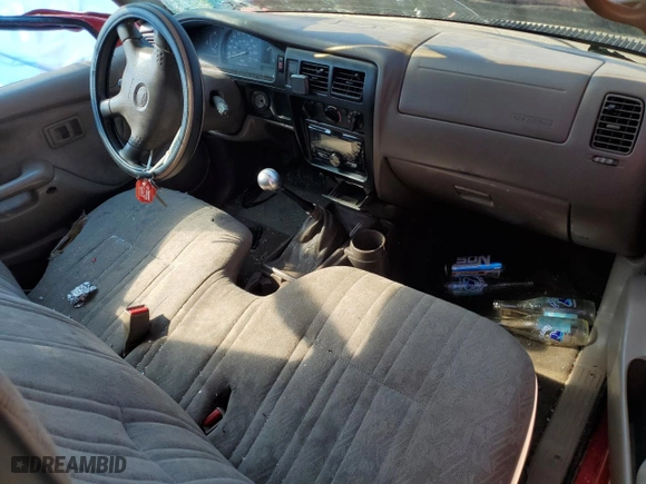 2002 Toyota Tacoma with VIN 5TENL42N22Z038538, listed as a Copart auction lot 88933185 with 220,468 mi miles and Clean Title. Bid and sale history available at carsss.com. Image 8.