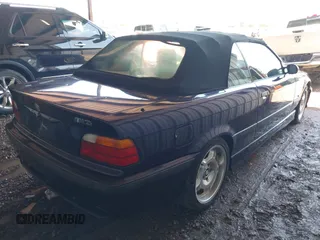 1999 BMW 3 Series M3 z VIN WBSBK0333XEC40127, wystawiony jako IAAI lot #42167656 z przebiegiem 95 688 mil mil oraz . Historia ofert i sprzedaży dostępna na DreamBid. Obrazek 4.