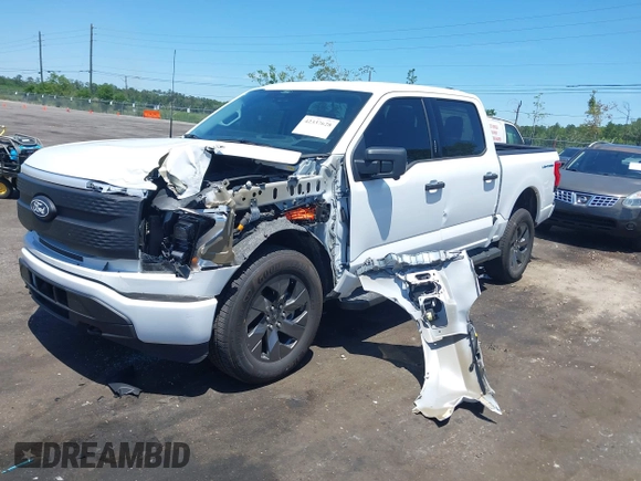 2024 Ford F-150 Lightning XLT с VIN 1FTVW3LK6RWG26665, выставлен на аукционе IAAI как лот 42337628 с пробегом 2 936 миль миль и . История ставок и продаж доступна на DreamBid. Изображение 17.